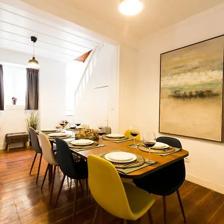 Ola - Terrace Castelo Vi * Lisbon